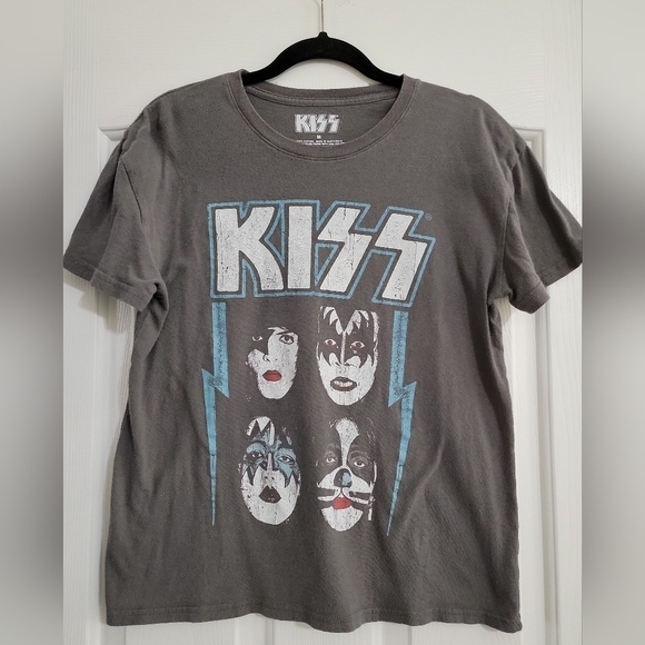 Kiss Tops - KISS 💋 Women's Band Tee medium